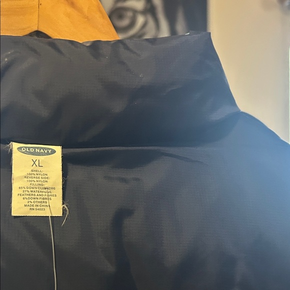 Old Navy Frost-Free Black Vest - Picture 9 of 12